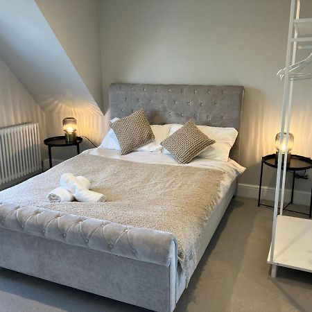 Stylish 1 Bed Flat With Private Terrace In Wimbledon - 3 The Queens London Eksteriør bilde